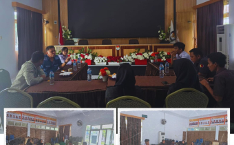 foto bersama anggota Bawaslu dan KPU Bitung