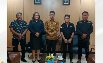 foto bersama walikota dan pimpinan bawaslu